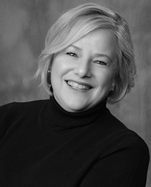 Lynette Renda Podcast Host